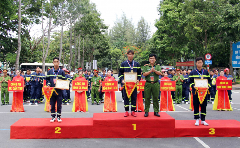 Công an TP Cần Thơ đoạt giải Nhất tại Hội thi thể thao nghiệp vụ CNCH – Cụm thi số 8 -2