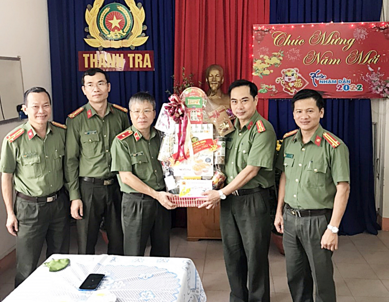thanh tra.jpg -0