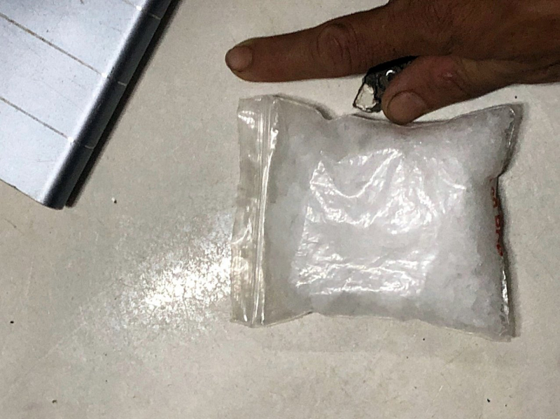 Bắt giữ hai đối tượng cất giấu ma túy, súng và hàng trăm viên đạn -0