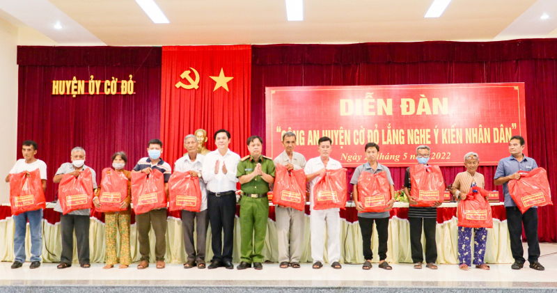 Lắng nghe ý kiến nhân dân để phục vụ tốt hơn  -0