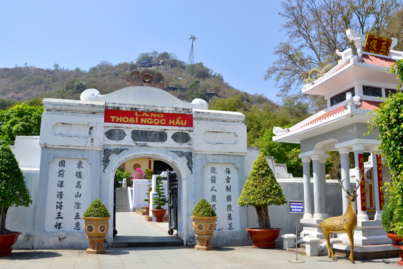 Bài 1: Kênh Vĩnh Tế được đào trong bao lâu? -0