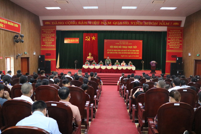 Công an tỉnh Bắc Kạn đối thoại trực tiếp về thủ tục hành chính -0