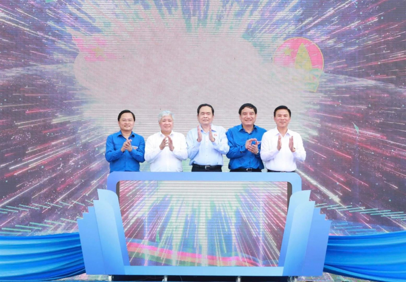 Nhiều hoạt động cao điểm trong 