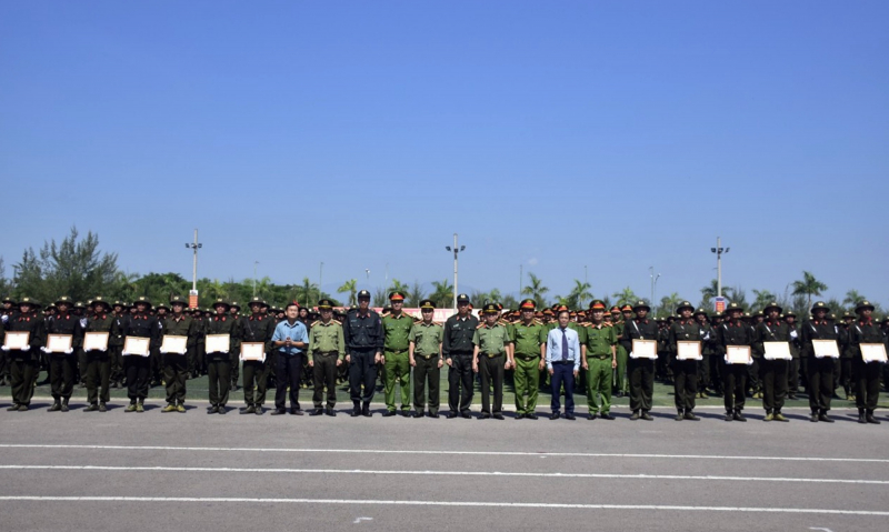 Gần 1.000 chiến sĩ hoàn thành khóa huấn luyện tại Trung đoàn CSCĐ Trung Bộ -0