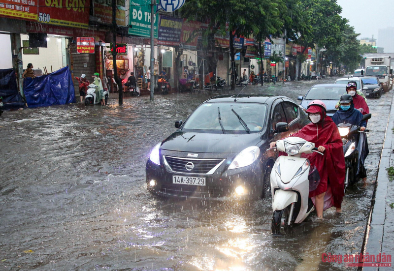 Mưa lớn khắp miền Bắc, Trung và Nam Bộ mưa to về chiều tối -0