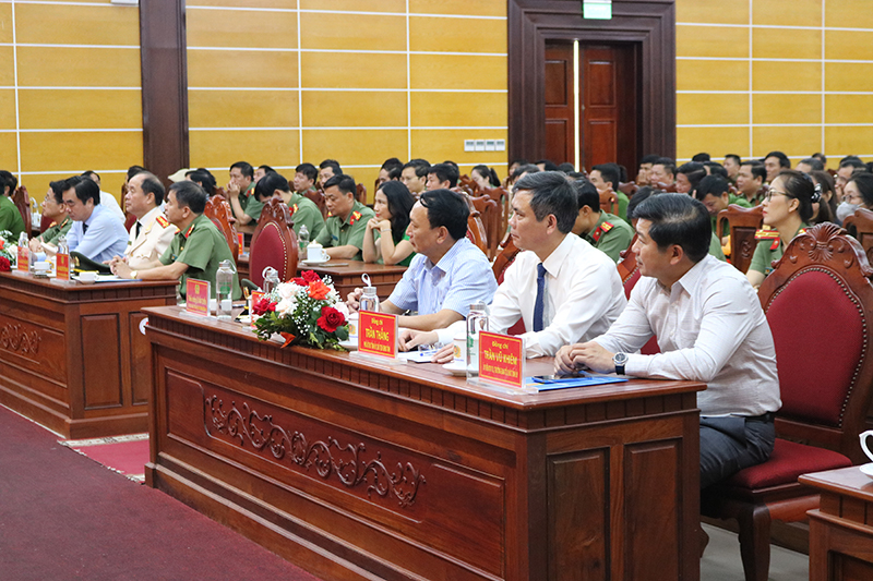 Công bố quyết định bổ nhiệm Giám đốc Công an tỉnh Quảng Bình -0