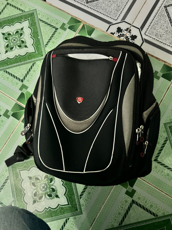 Bắt gã xe ôm chiếm đoạt tài sản của du khách Pháp -0