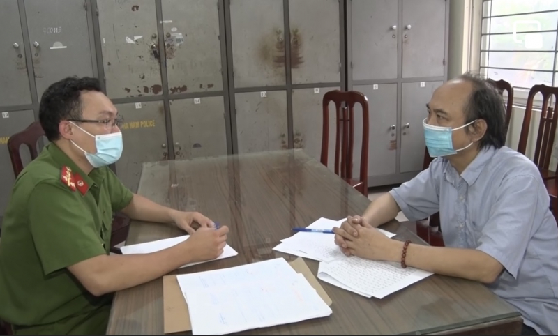 Ông chủ cửa hàng văn phòng phẩm và 2 đồng phạm mua bán giấy khám sức khoẻ giả -0