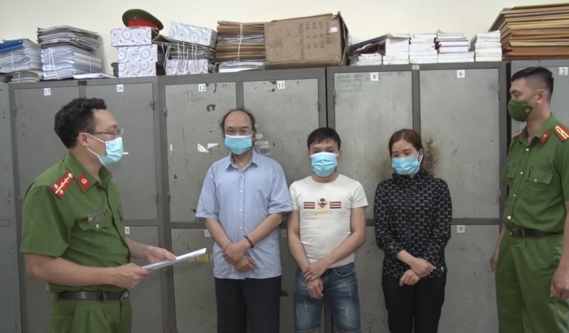 Ông chủ cửa hàng văn phòng phẩm và 2 đồng phạm mua bán giấy khám sức khoẻ giả -0