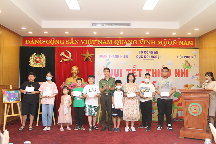 Trao giải cuộc thi vẽ tranh phòng, chống dịch COVID-19 -0