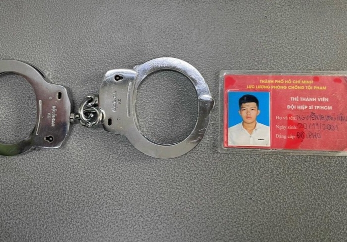 Bắt 2 đối tượng xưng Công an chặn đường người dân cướp tài sản -0