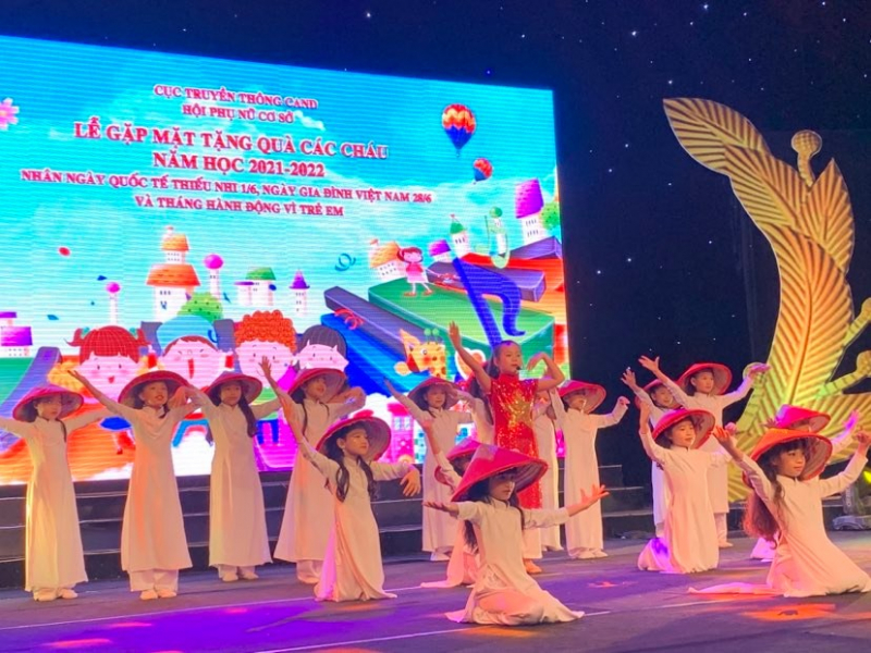 Hội Phụ nữ Cục Truyền thông CAND tổ chức Ngày quốc tế thiếu nhi  -0