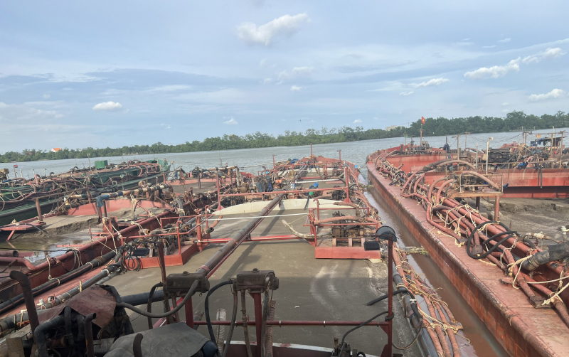 Triệt phá đường dây khai thác cát trái phép cực lớn khu vực biển Cần Giờ -2