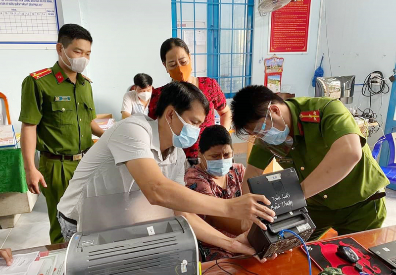 Trưởng Công an xã nỗ lực vì bình yên thôn xóm -0
