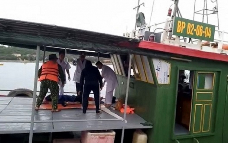 Cứu sống nạn nhân bị cá mập cắn ở vùng biển Bạch Long Vỹ -0