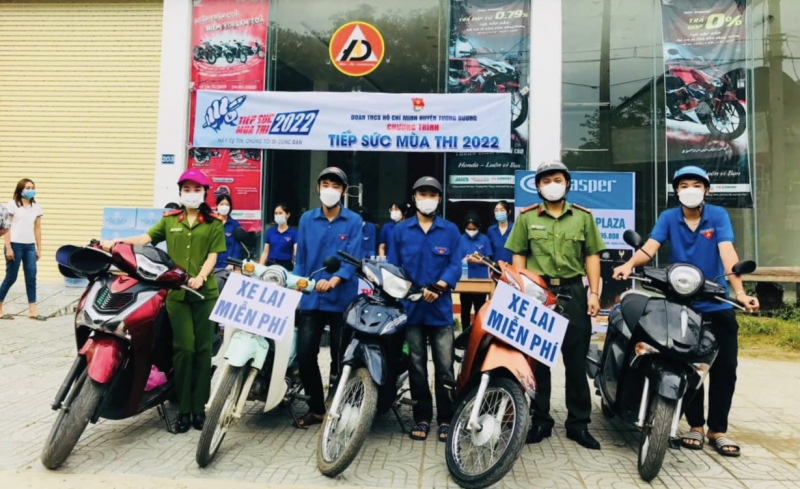 Tuổi trẻ Công an Nghệ An đồng hành cùng các thí sinh mùa thi -0