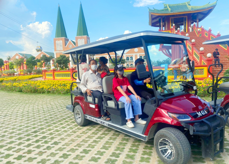 Nhiều hạng mục, công trình thu hút du khách tại Khu du lịch Cáp treo Núi Sam -0