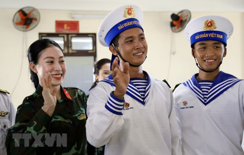 Beautiful images of naval soldiers in Truong Sa island district -1