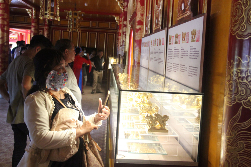 Độc đáo những “phiên bản” Kim ấn triều Nguyễn làm bằng gốp thếp vàng -1