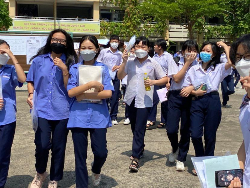 Huy động hơn 2000 cán bộ chấm thi tuyển sinh 10 (2022 -2023) -0