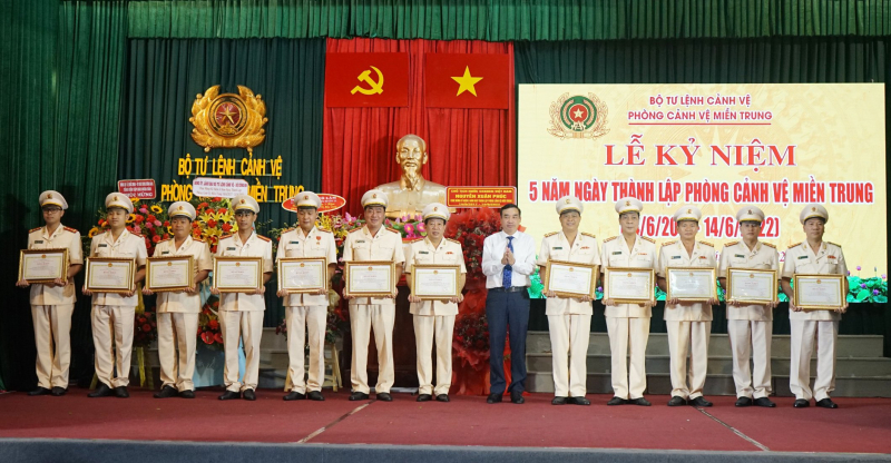 Phòng Cảnh vệ miền Trung kỷ niệm 5 năm thành lập -1