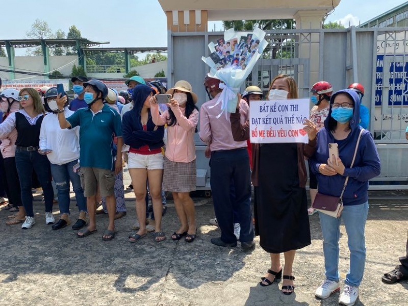 “Bất kể con thi đạt kết quả thế nào bố mẹ đều yêu con” -0