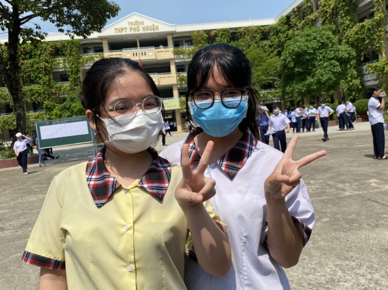Huy động hơn 2000 cán bộ chấm thi tuyển sinh 10 (2022 -2023) -0