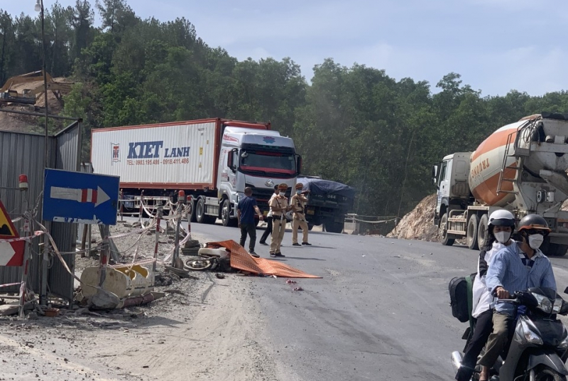 Làm rõ tài xế và xe ô tô đầu kéo gây tai nạn chết người rồi bỏ trốn -0