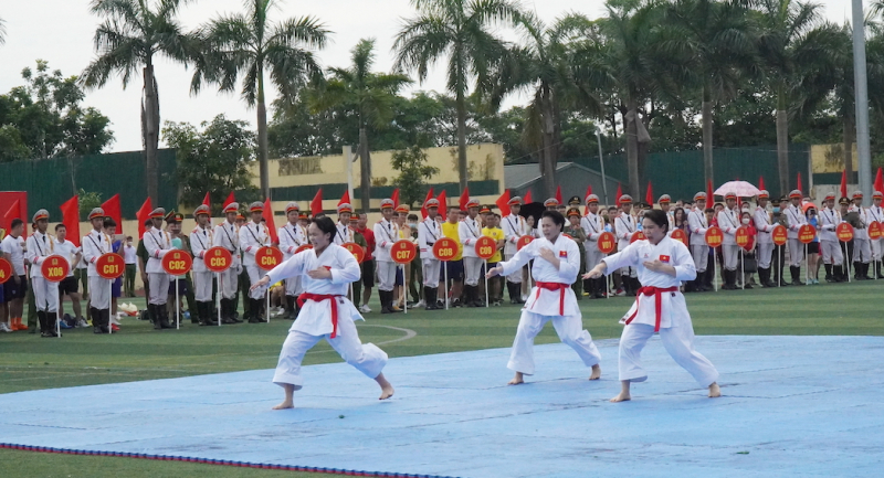 Khai mạc Hội thao kỷ niệm 60 năm Ngày truyền thống lực lượng CSND -0