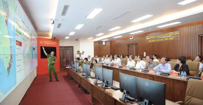 Bộ Công an tiếp tục đồng hành, phối hợp 2 thành phố lớn thực hiện Đề án 06 -0