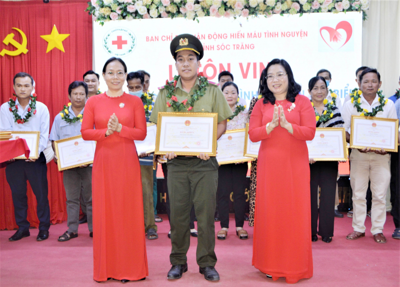 Trung úy Công an 20 lần hiến máu tình nguyện  -0