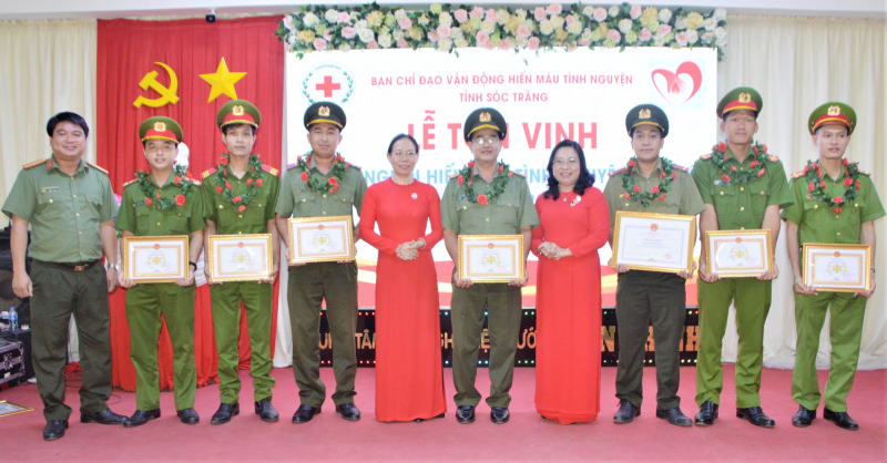 Trung úy Công an 20 lần hiến máu tình nguyện  -0