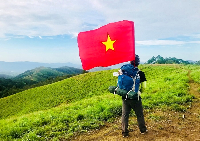 Ngỡ ngàng cung đường “đẹp nhất trời Nam” -0