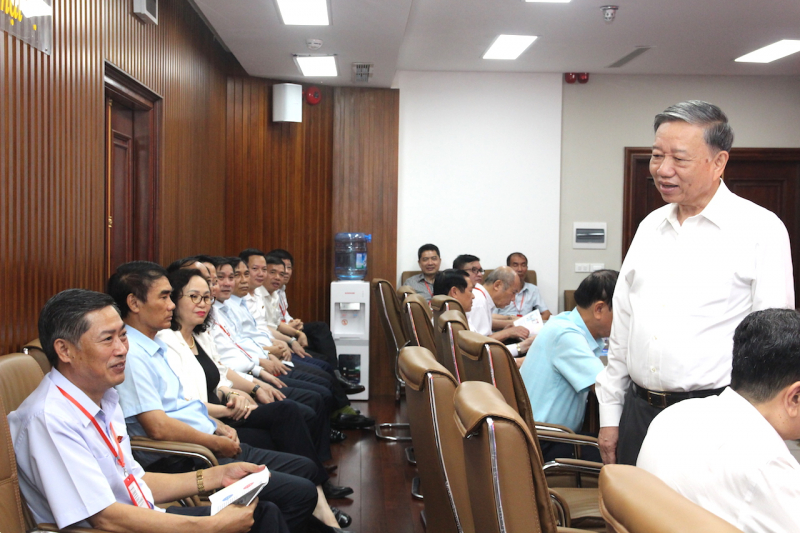 Đoàn đại biểu Quốc hội thăm Trung tâm Dữ liệu Quốc gia về dân cư -0