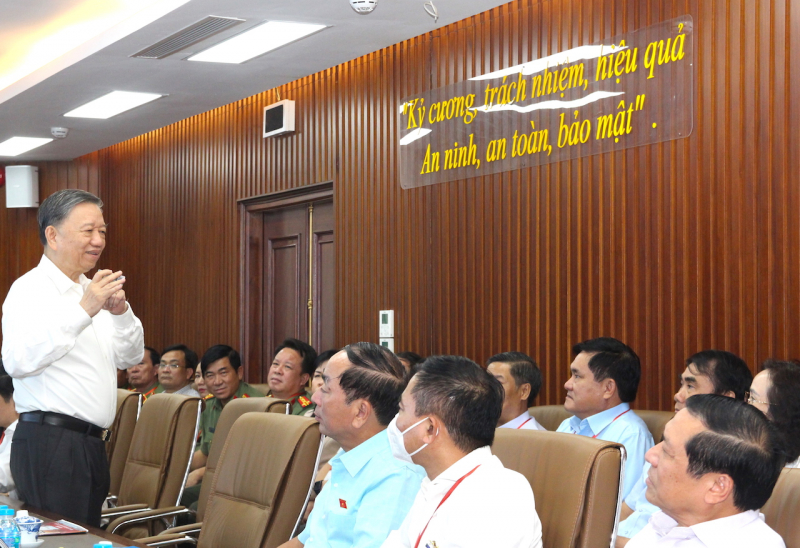 Đoàn đại biểu Quốc hội thăm Trung tâm Dữ liệu Quốc gia về dân cư -1