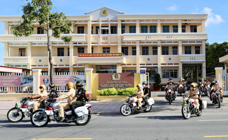 Công an tỉnh Sóc Trăng ra quân cao điểm bảo đảm TTATGT -0