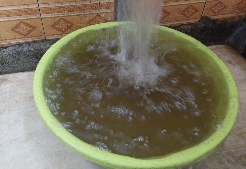 TP Vinh: Nước máy đổi màu và có mùi lạ -0