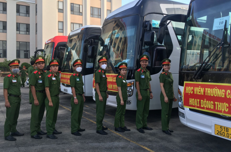 Gần 1000 giảng viên, học viên Cảnh sát ra quân “3 cùng” mùa hoa phượng nở -0