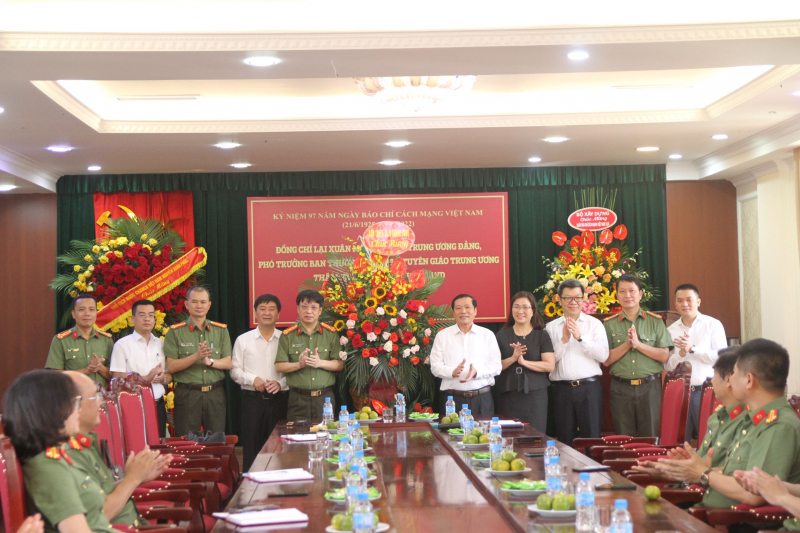 Báo CAND có vị trí, vai trò rất quan trọng trong hệ thống Báo chí Cách mạng Việt Nam -0