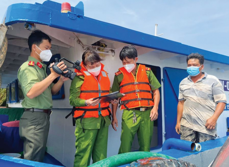 34_ Gian nan chống “cát tặc” trên sông -0