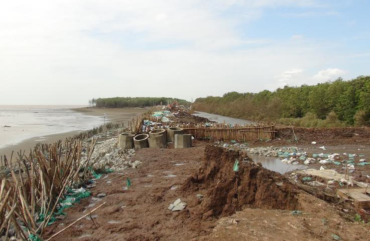 Sóc Trăng đầu tư 143 tỷ đồng khắc phục sạt lở đê biển -1