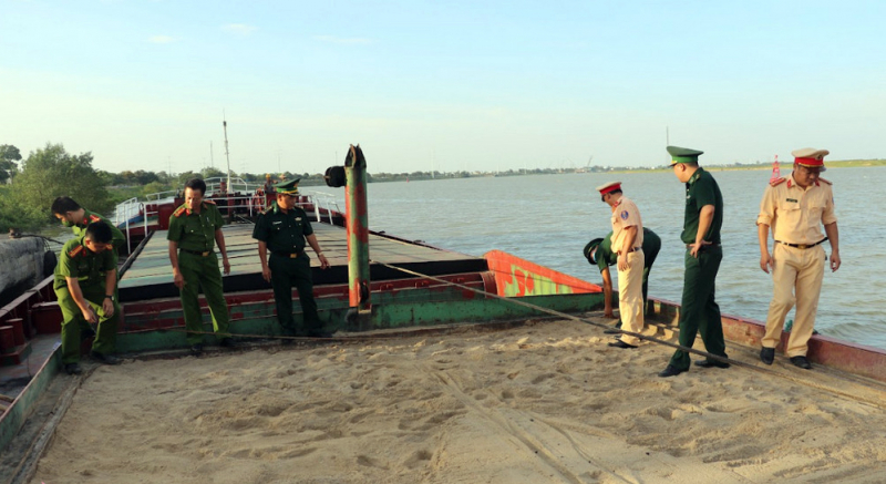 Dùng hóa đơn giả vận chuyển hàng nghìn m3 cát -0