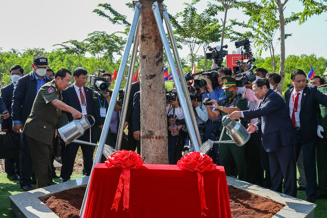 Thủ tướng Campuchia: Luôn ghi nhớ sự giúp đỡ của Việt Nam trên hành trình lật đổ chế độ diệt chủng Pol Pot -0