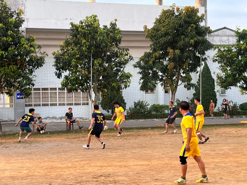 Giao lưu bóng đá trong Học viện Chính trị CAND -1