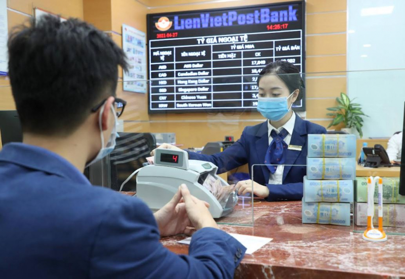 Nhiều lãnh đạo cấp cao LienVietPostBank đăng ký mua nhiều cổ phiếu LPB -0