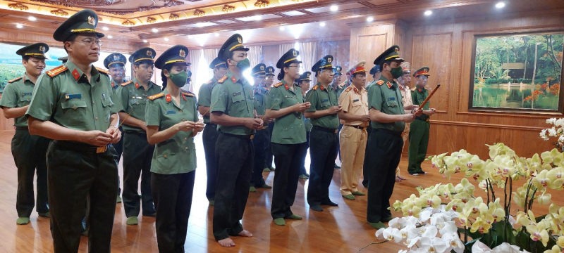 Công an TP Hồ Chí Minh dâng hương Chủ tịch Hồ Chí Minh nhân Ngày Báo chí Cách mạng Việt Nam -0