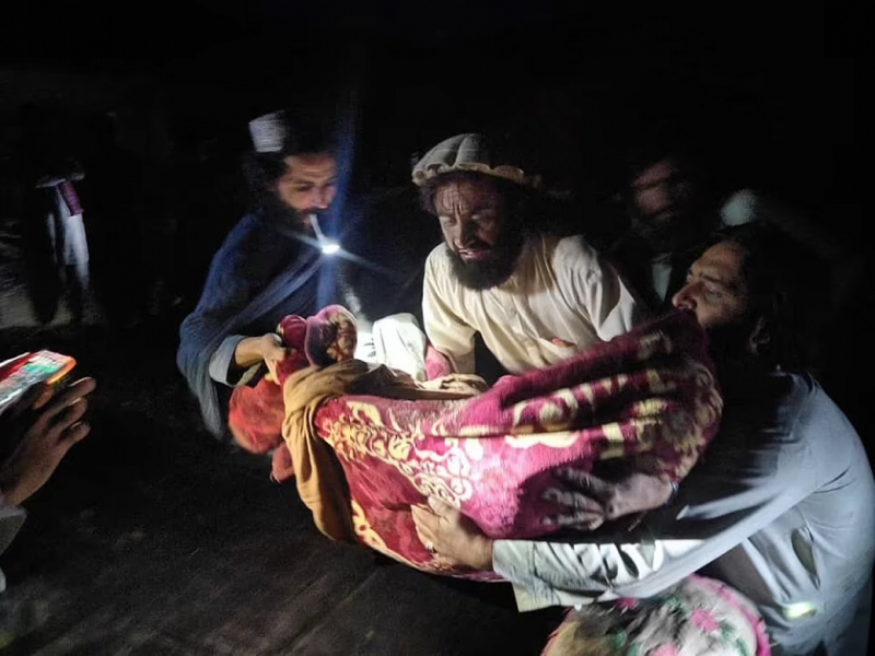 Afghanistan tan hoang vì động đất, gần 1.000 người chết -0