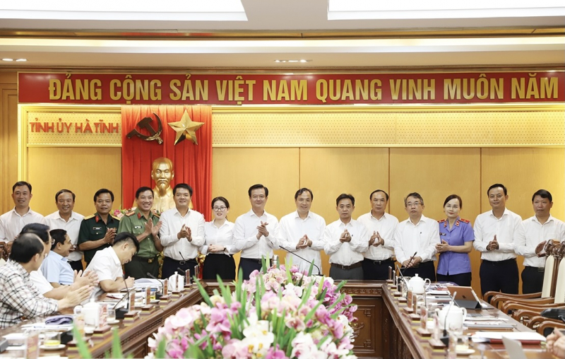Công bố quyết định thành lập Ban Chỉ đạo phòng, chống tham nhũng, tiêu cực tỉnh Hà Tĩnh -0