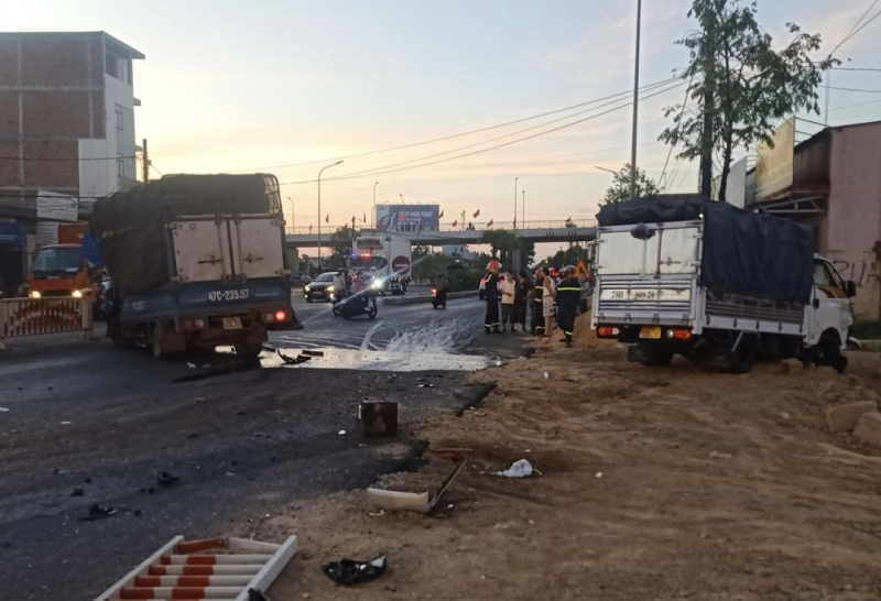 Kịp thời cứu tài xế mắc kẹt trong vụ TNGT khiến 2 người thương vong -0