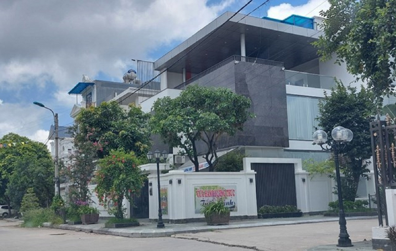 Truy tìm nhóm đối tượng nổ 4 phát súng vào nhà dân ở Hải Phòng -0